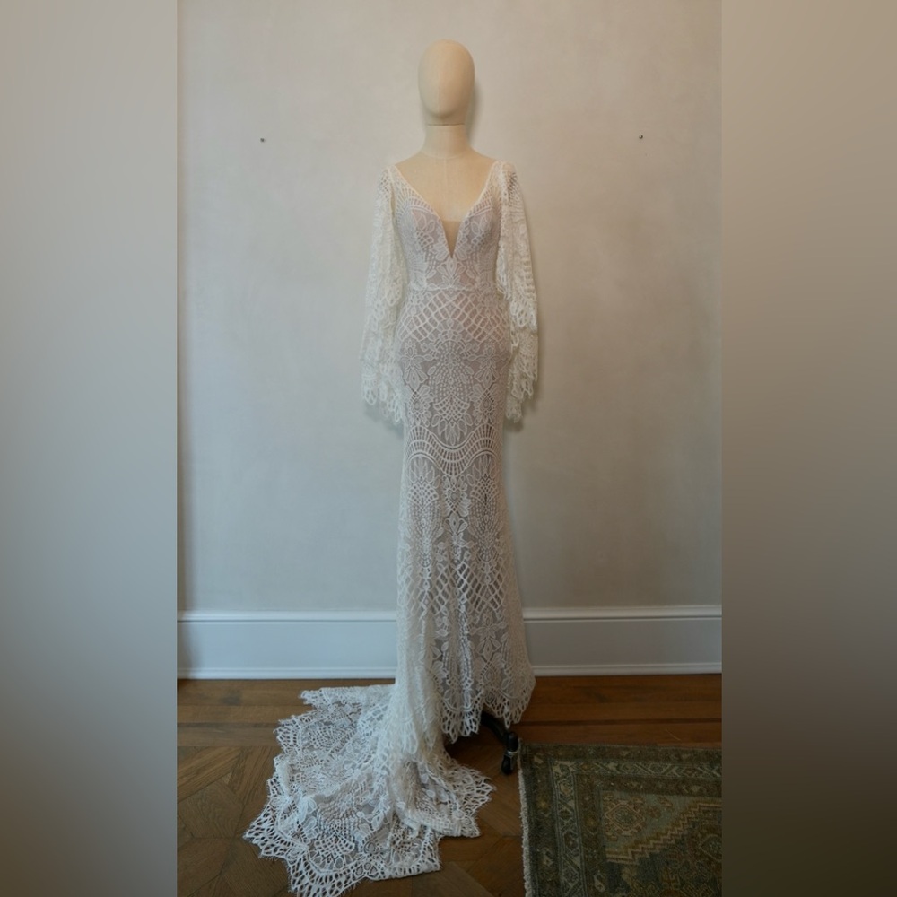 Whispers and Echoes Lace Long Sleeve Sheath Wedding Dress - Ivory